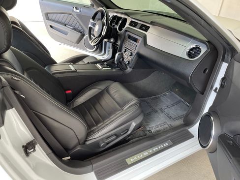Used 2014 Ford Mustang Premium w/ Comfort Package image 9
