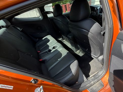 Used 2013 Hyundai Veloster Turbo FWD image 4