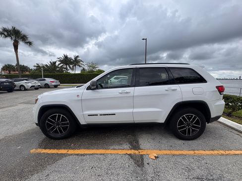 Used 2019 Jeep Grand Cherokee Trailhawk AWD/4WD image 9