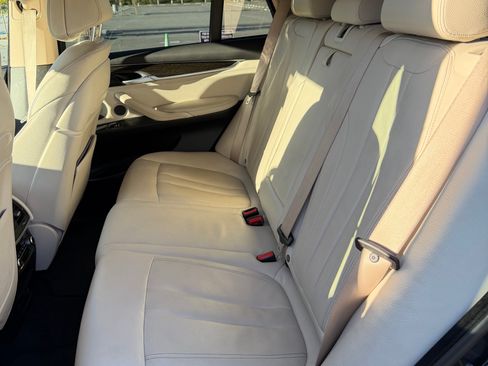 Used 2016 BMW X5 xDrive35d image 9