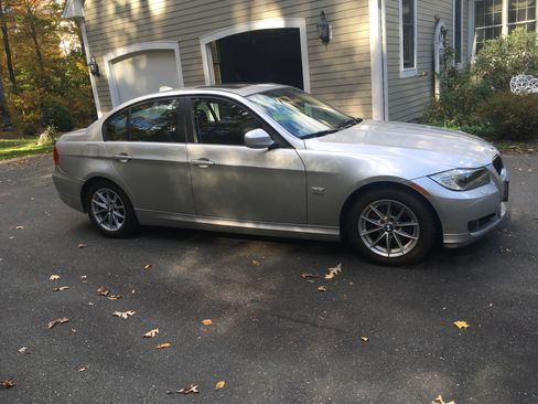 Used 2010 BMW 328i xDrive Sedan image 4
