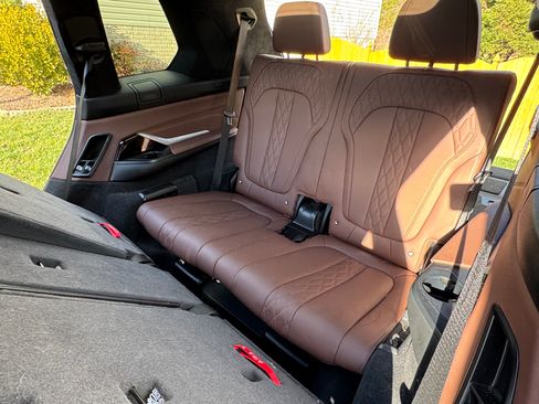 Used 2023 BMW X7 xDrive40i w/ M Sport Package image 22