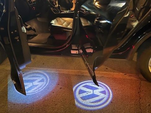 Used 2013 Volkswagen Touareg Sport image 9