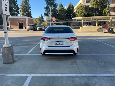 Used 2021 Toyota Corolla LE w/ Carpet Mat Package (TMS) image 12