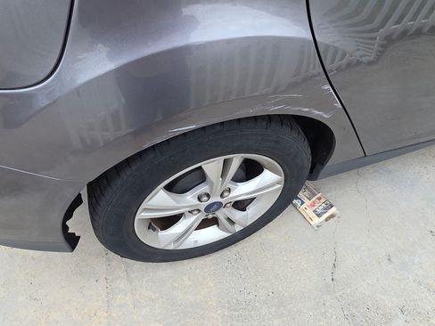 Used 2014 Ford Focus SE image 1