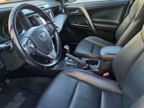 Used 2017 Toyota RAV4 SE image 19