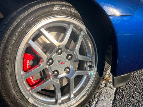 Used 2004 Chevrolet Corvette Z06 w/ Z06 Preferred Equipment Group RWD image 31