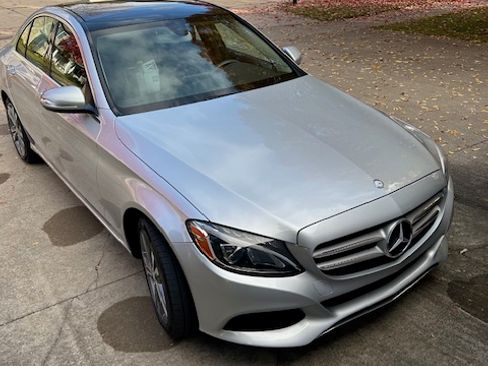 Used 2015 Mercedes-Benz C 300 4MATIC Sedan image 4