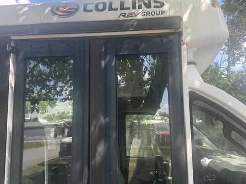 Used 2017 Chevrolet Express 3500 Cutaway Van 2D w/ School Bus Package image 2