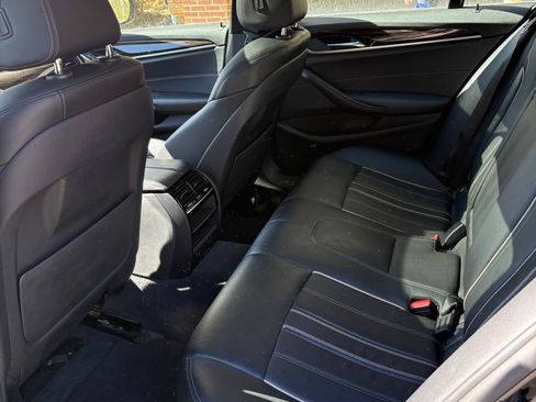 Used 2018 BMW 530i xDrive image 10