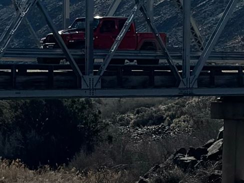 Used 2021 Jeep Gladiator Sport image 17