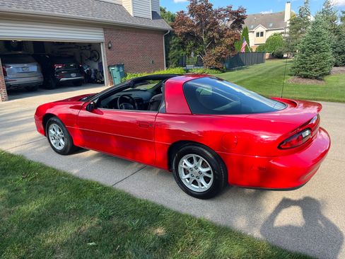 Used 2002 Chevrolet Camaro LT w/ Preferred Equipment Group 1 RWD image 2