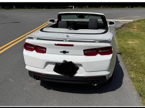 Used 2020 Chevrolet Camaro LT image 10