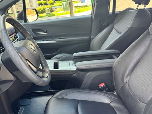Used 2024 Toyota Sienna XLE Woodland Edition AWD/4WD image 9