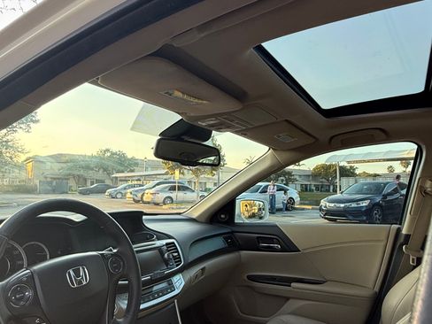 Used 2015 Honda Accord EX-L image 24