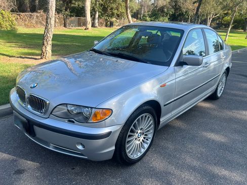 Used 2003 BMW 330xi 330xi Sedan 4D image 1