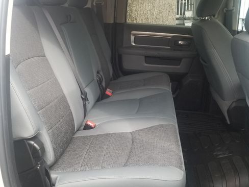 Used 2018 RAM 3500 SLT w/ Luxury Group image 14