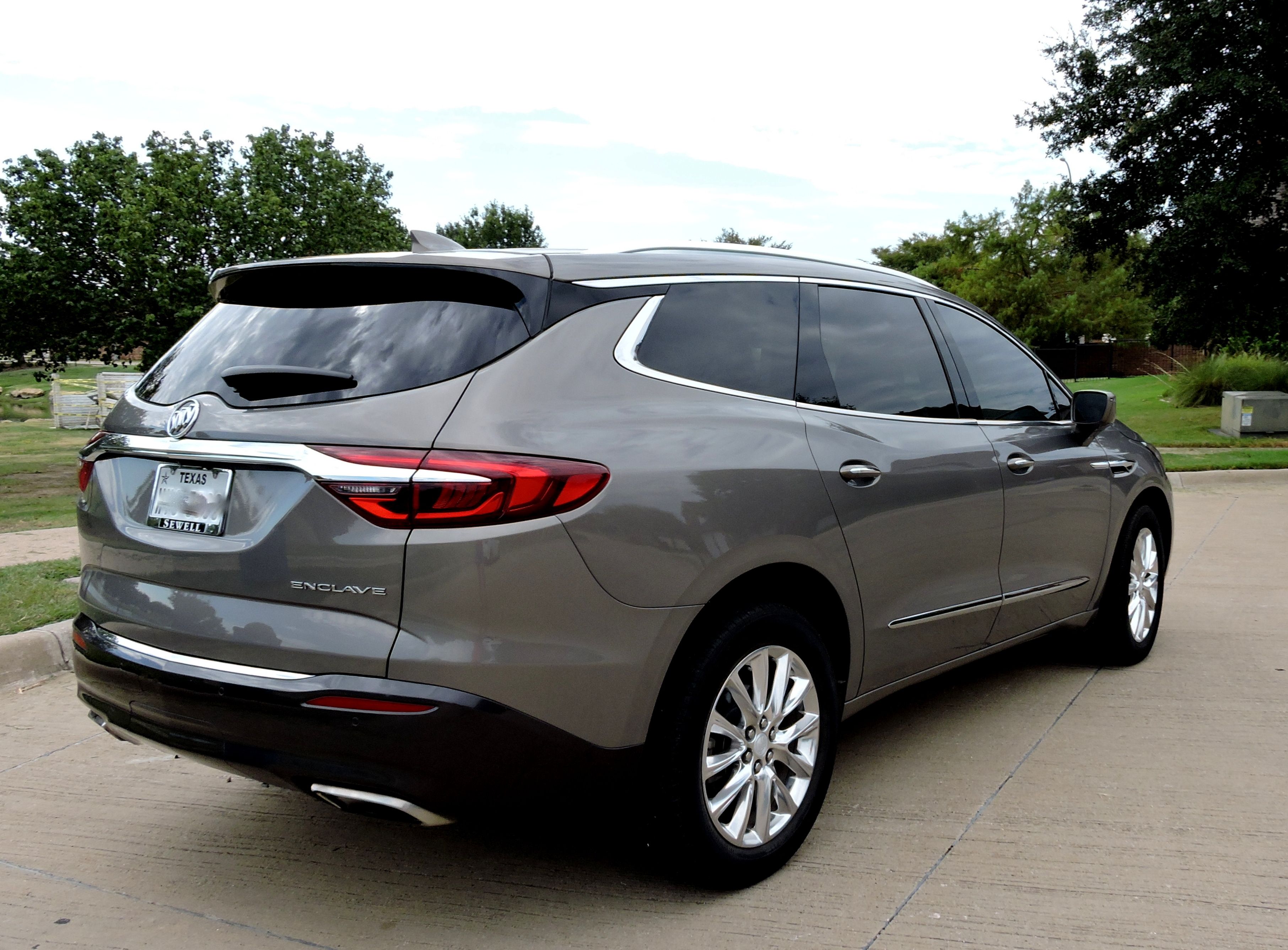 Used 2019 Buick Enclave Essence FWD image 23
