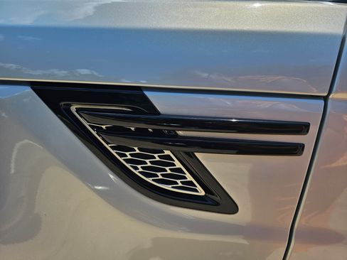 Used 2016 Land Rover Range Rover Sport Supercharged image 5