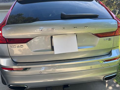 Used 2018 Volvo XC60 T8 Inscription w/ Advanced Package image 4