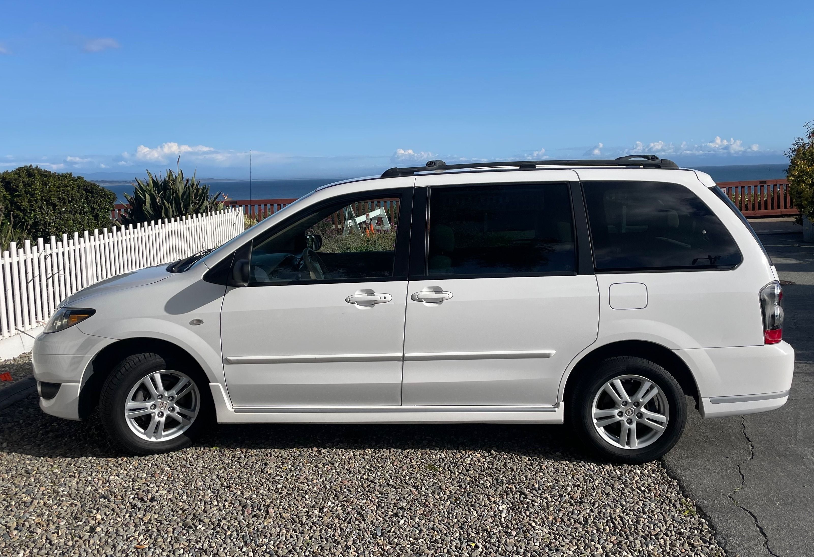 Used 2006 MAZDA MPV LX w/ LX Plus Pkg FWD image 1