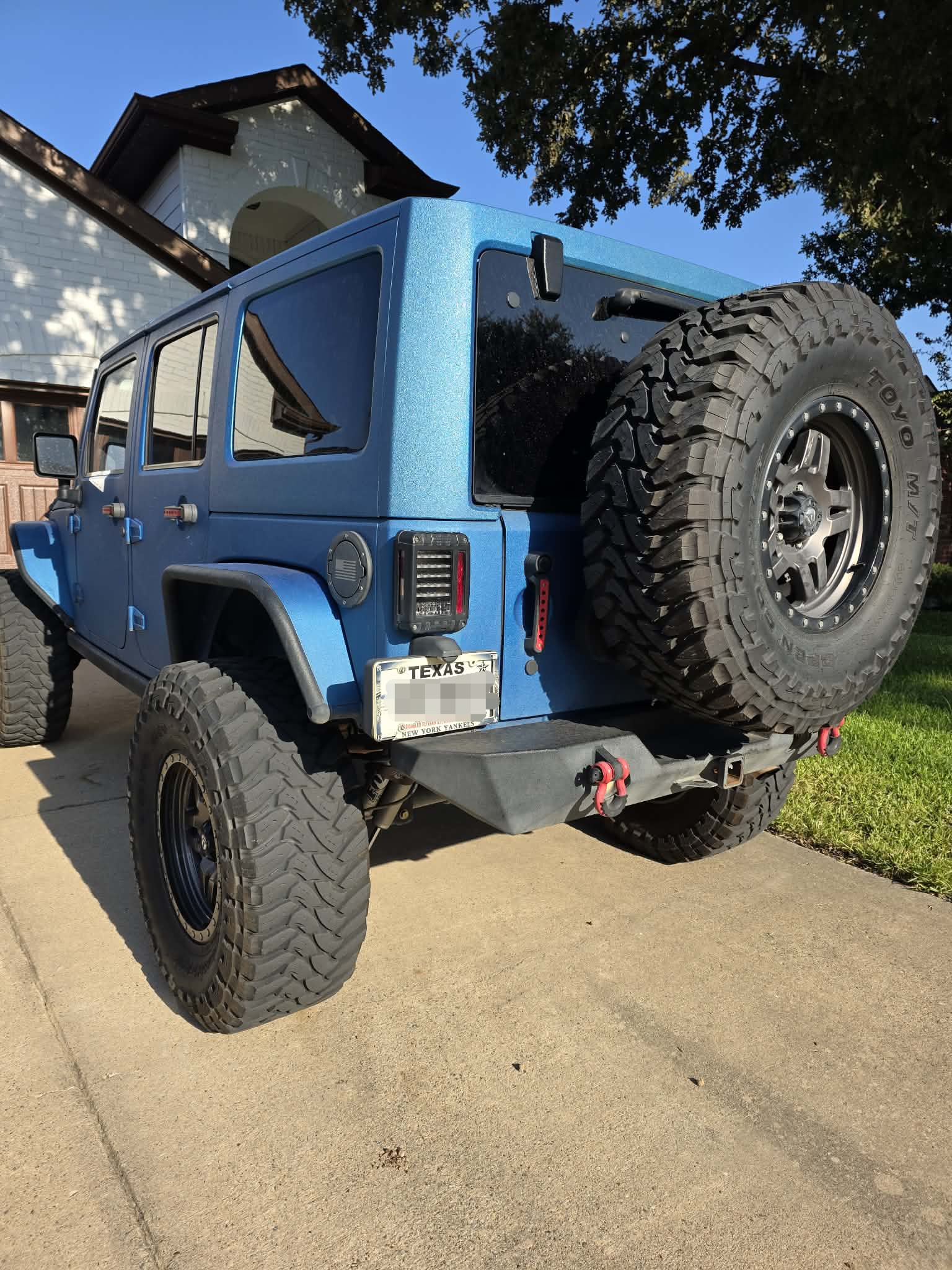 Used 2016 Jeep Wrangler Unlimited Rubicon w/ Connectivity Group AWD/4WD image 6