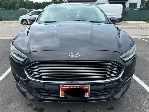Used 2014 Ford Fusion SE w/ Equipment Group 502A FWD image 2
