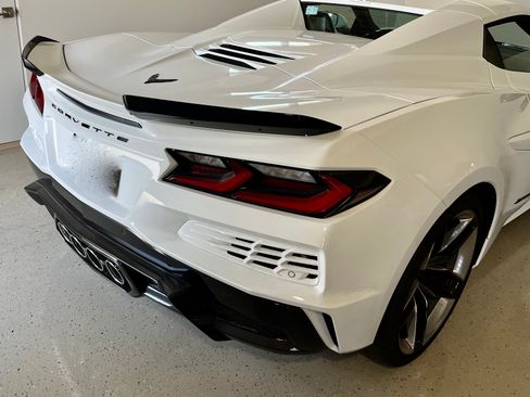 Used 2026 Chevrolet Corvette Z06 RWD image 5