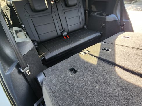 Used 2018 Volkswagen Tiguan SEL image 15