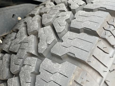 Used 2017 Jeep Wrangler Unlimited Sahara w/ Connectivity Group image 12