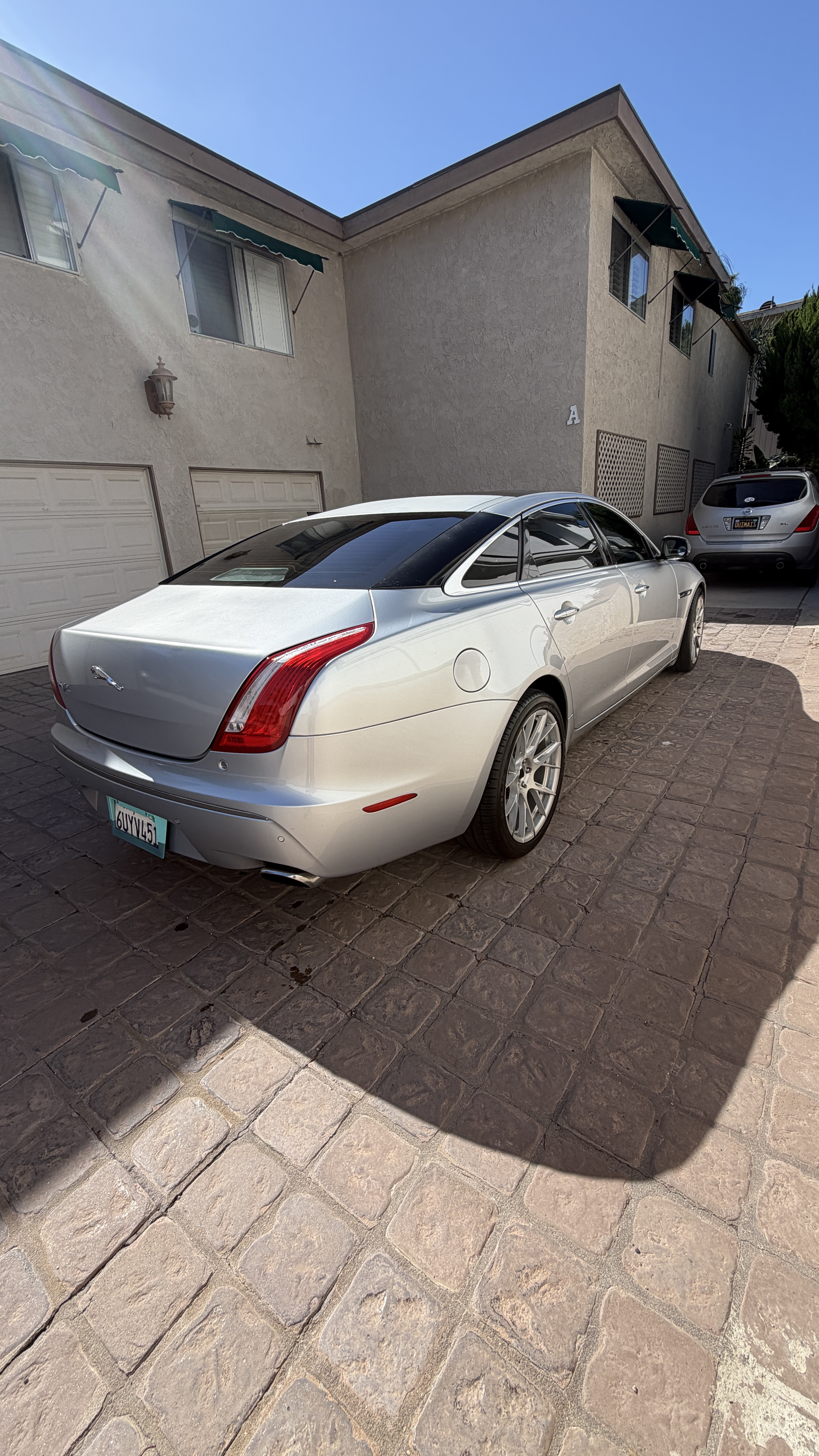 Used 2012 Jaguar XJ L RWD image 5
