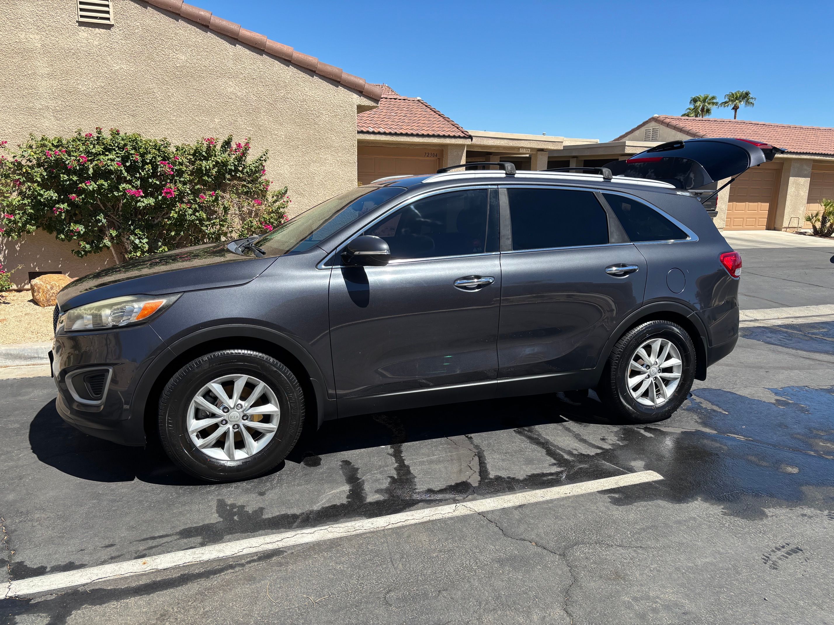Used 2018 Kia Sorento FWD image 1