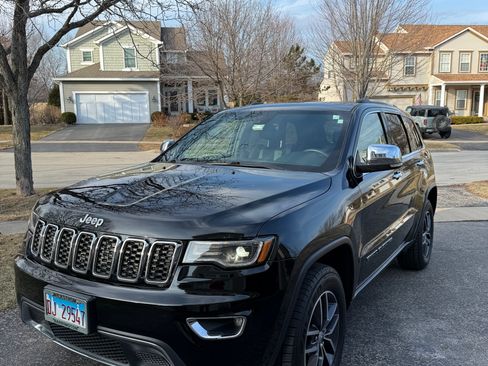 Used 2017 Jeep Grand Cherokee Limited w/ Luxury Group II image 5