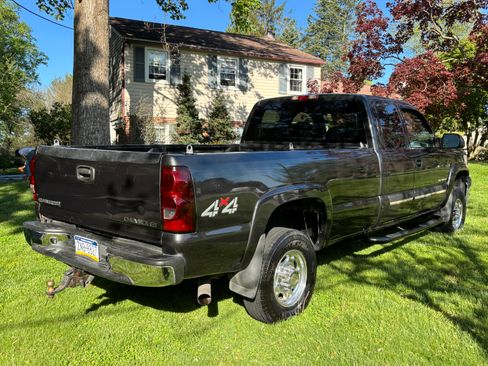 Used 2004 Chevrolet Silverado 2500 LS w/ Snow Plow Prep Package AWD/4WD image 8