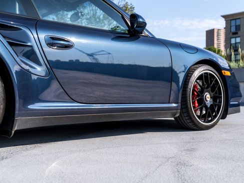 Used 2011 Porsche 911 4 Coupe image 17