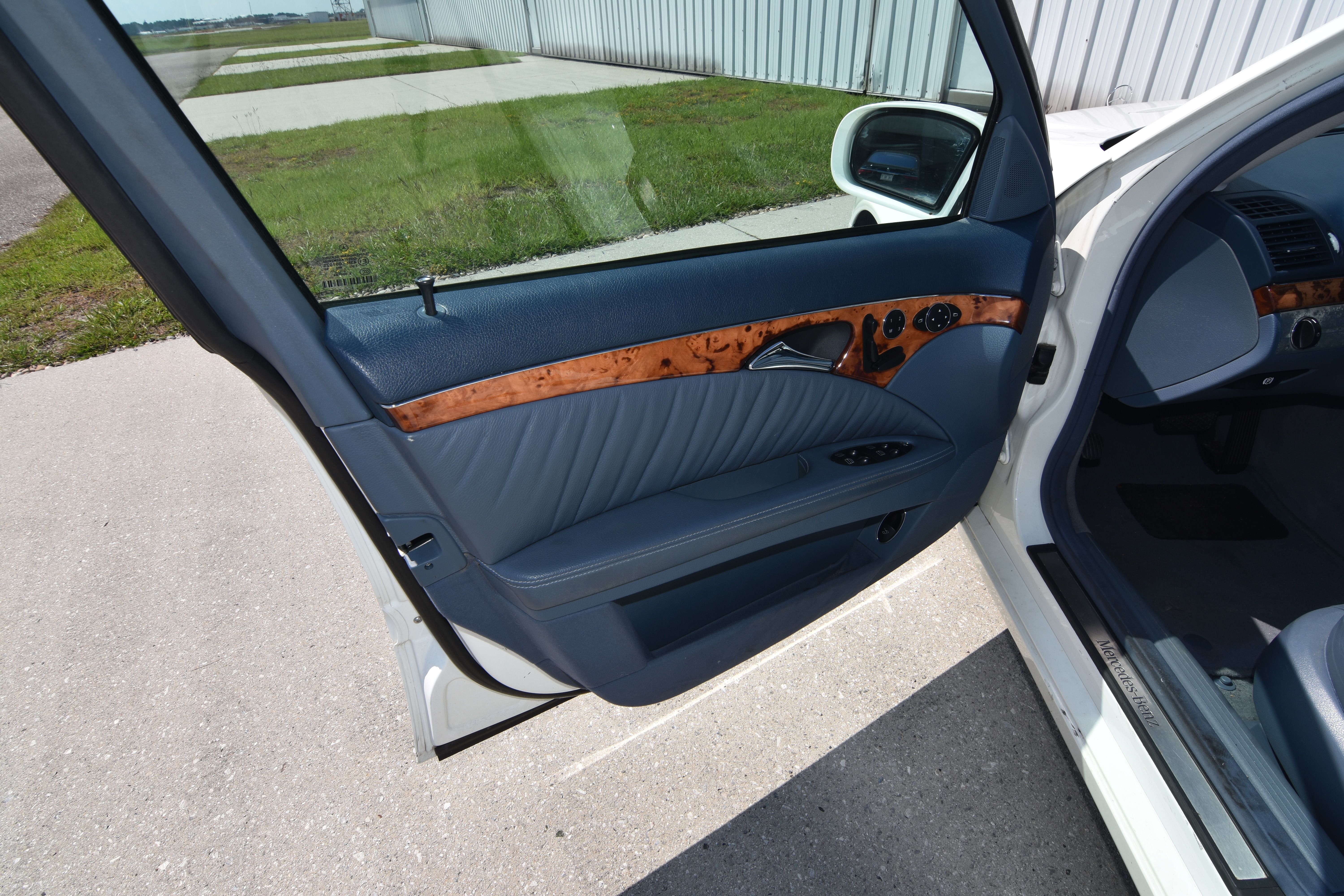 Used 2004 Mercedes-Benz E 320 Sedan image 22