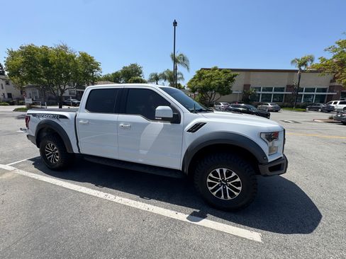 Used 2019 Ford F150 Raptor w/ Equipment Group 802A Luxury AWD/4WD image 1