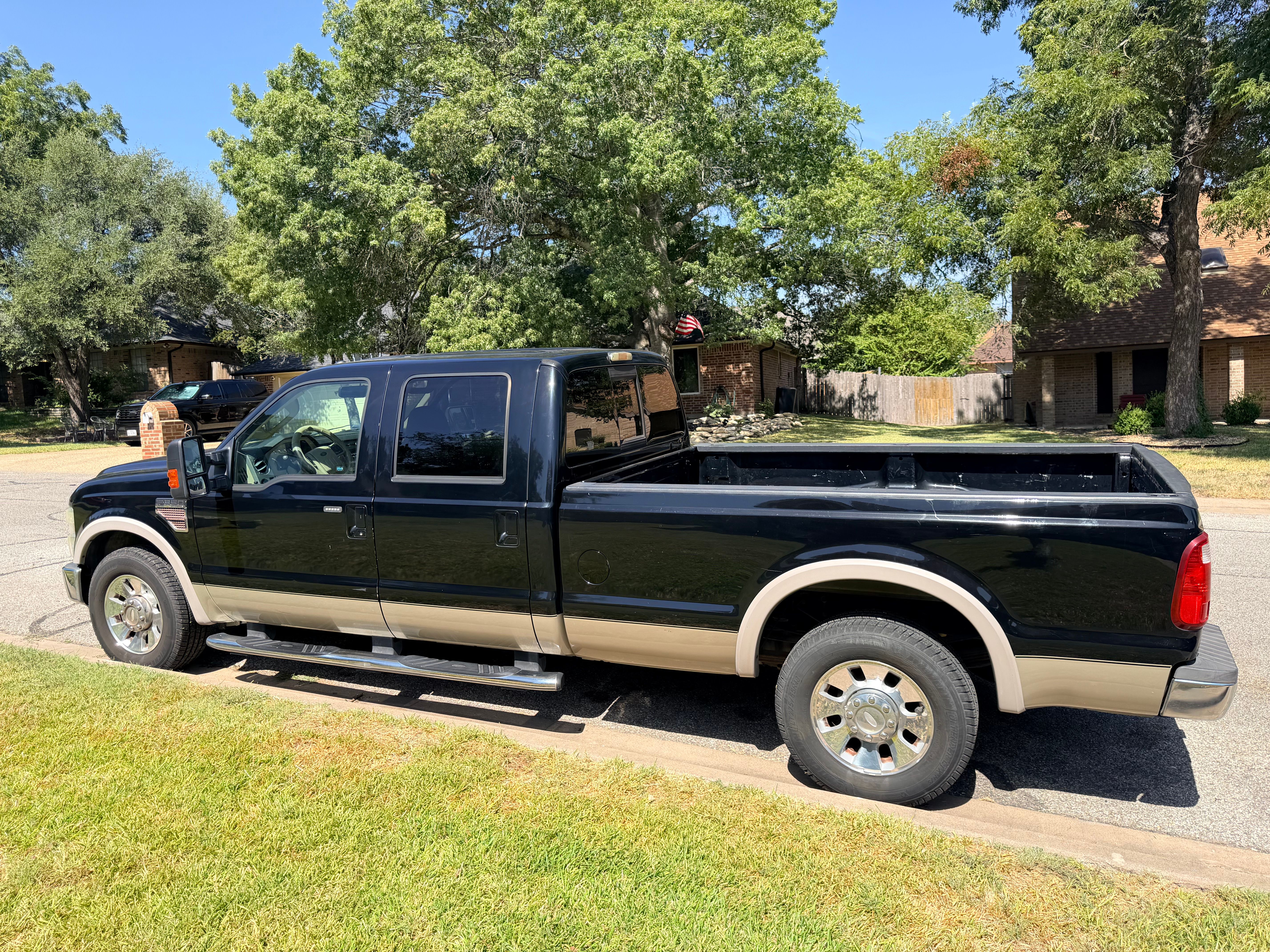 Used 2010 Ford F350 Lariat RWD image 11