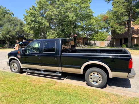 Used 2010 Ford F350 Lariat RWD image 11