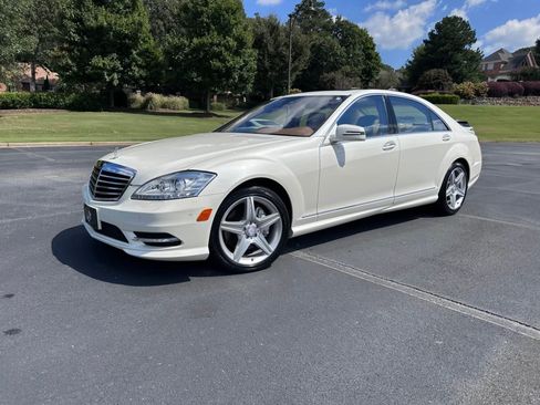 Used 2010 Mercedes-Benz S 550 image 2