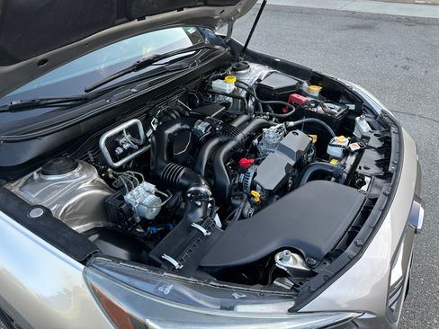 Used 2018 Subaru Outback 2.5i Limited w/ Popular Package #2 image 9