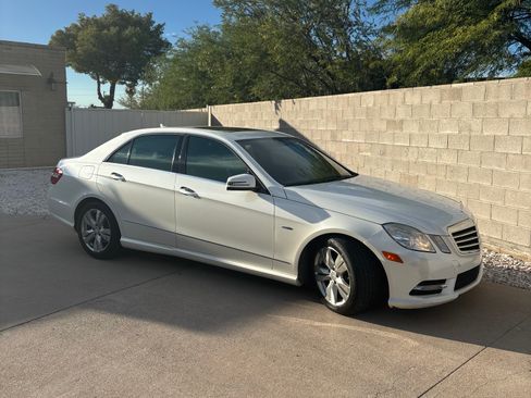 Used 2012 Mercedes-Benz E 350 BlueTEC Sedan image 4