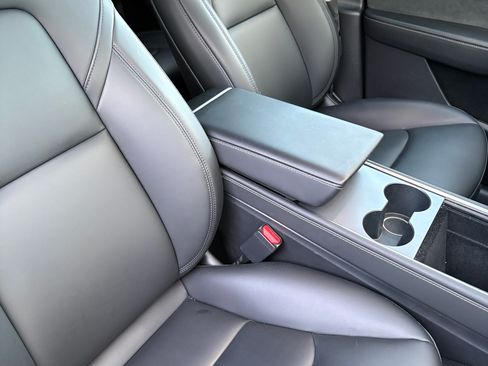 Used 2023 Tesla Model Y Long Range image 16