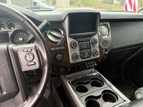 Used 2016 Ford F250 Lariat w/ Lariat Ultimate Package image 15