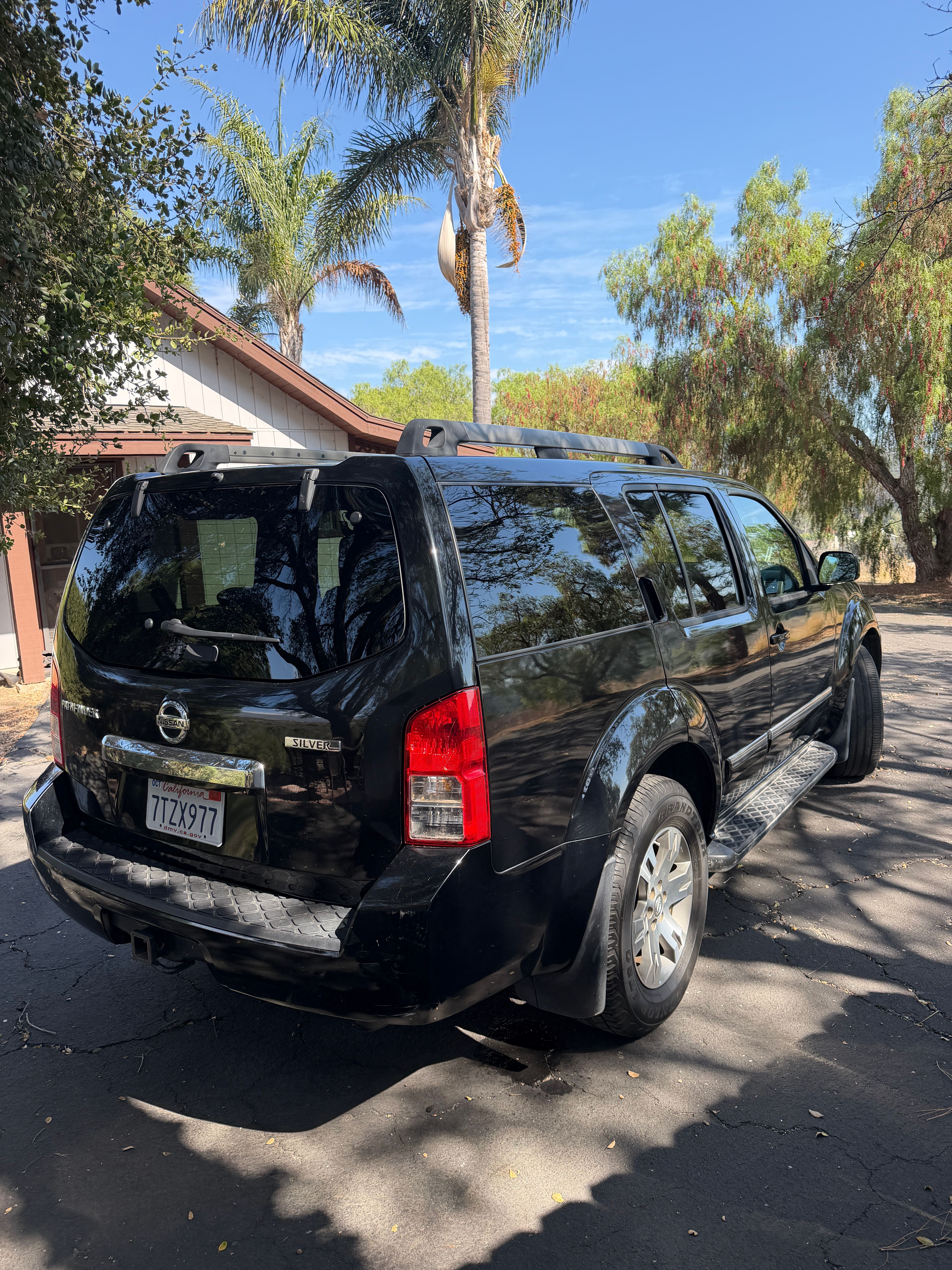 Used 2012 Nissan Pathfinder Silver RWD image 9