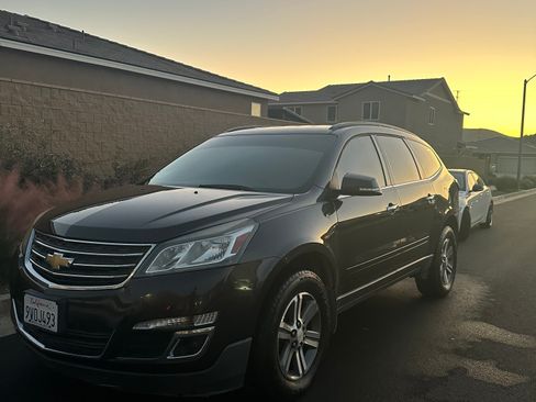Used 2015 Chevrolet Traverse LT image 4