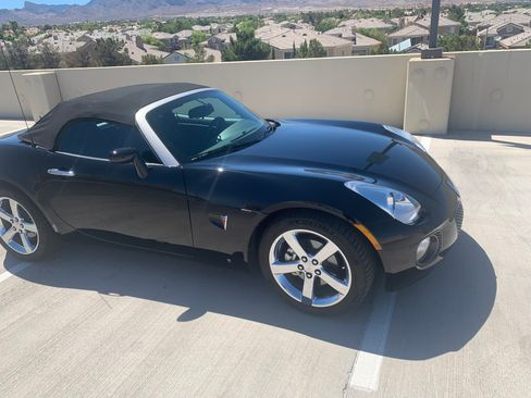 Used 2007 Pontiac Solstice GXP w/ Premium Package image 2