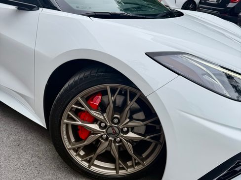 Used 2025 Chevrolet Corvette Stingray Convertible w/ Z51 Performance Package image 8