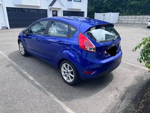 Used 2015 Ford Fiesta SE w/ Comfort Package FWD image 4