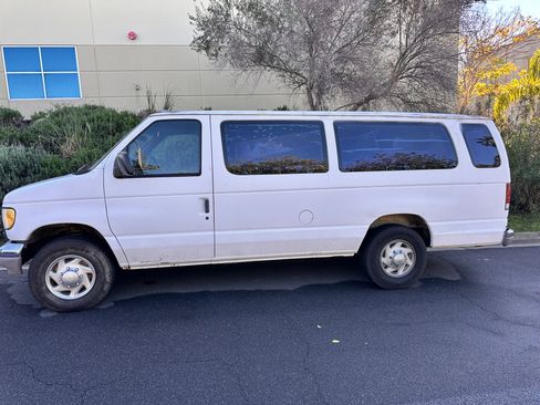 Used 1995 Ford E-350 and Econoline 350 Club Wagon image 5